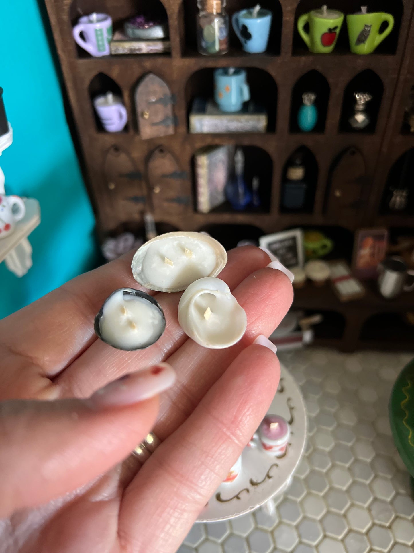 1:12 scale real miniature seashell and soy wax candles